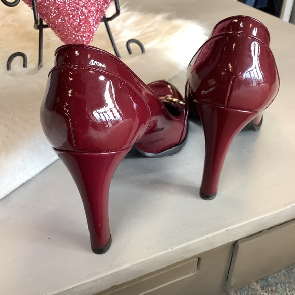 Gucci “Horsebit Accent Patent Leather Pumps” - Picture 6 of 12